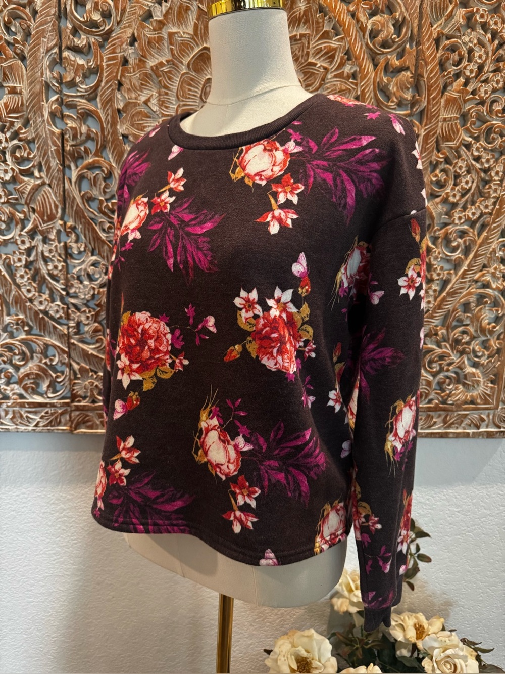 LuLaRoe Burgundy Floral Sweatshirt, Soft Warm Cozy Long Sleeves- size M - Picture 5 of 14